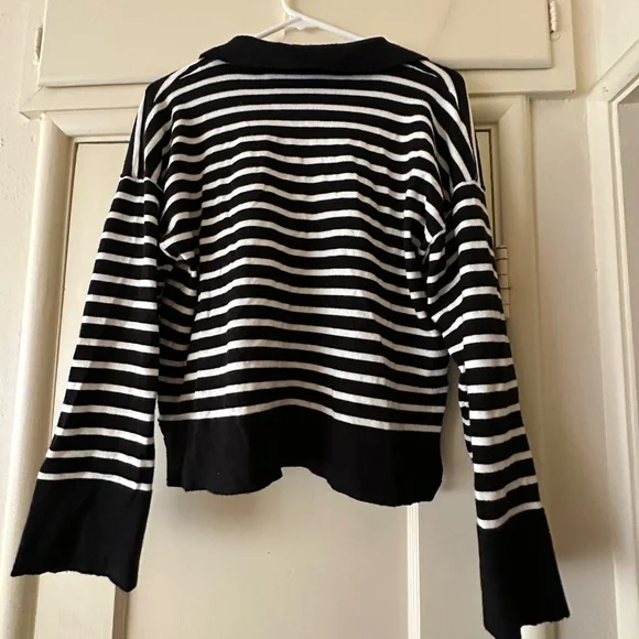 Black & White Striped Vince Camuto Sweater, Size L - Picture 3 of 3